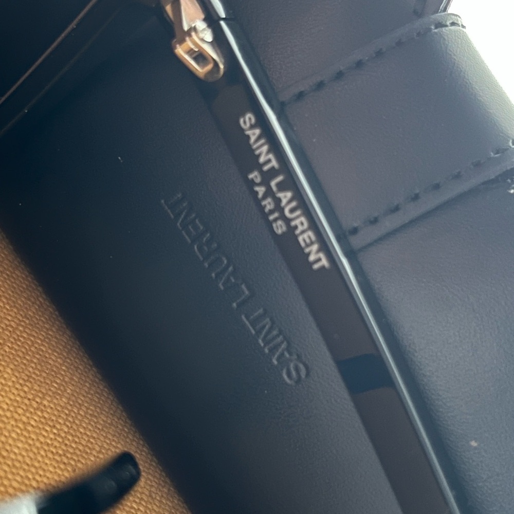 Saint Laurent - Picture 3 of 3